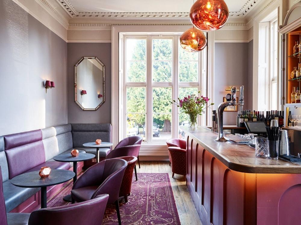 Bed and Breakfast Cotswold Grange Cheltenham Exterior foto The bar at the 2018 refurbishment