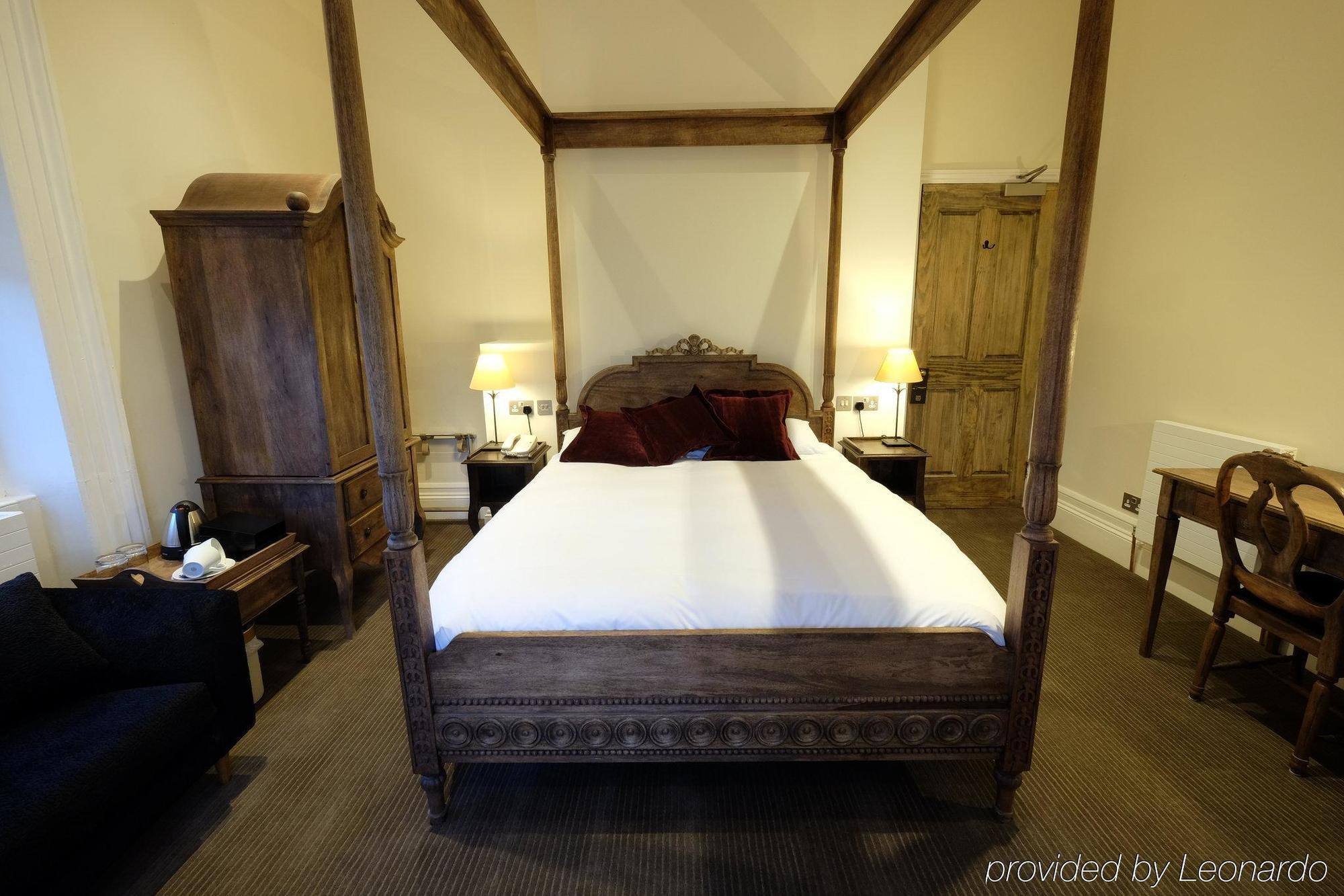 Bed and Breakfast Cotswold Grange Cheltenham Exterior foto A room at the hotel